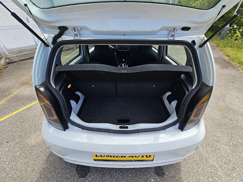 Volkswagen up! (2022) 1.0i KLIMA - fotka 16 z 18