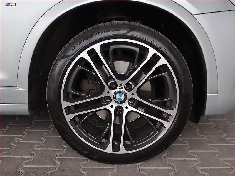 BMW X3 (2017) M Sport xDrive20i, 4X4 - fotka 15 z 23