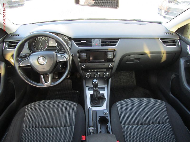 Škoda Octavia (2016) 1.6 TDi, ČR, Ambition, AC - fotka 8 z 16
