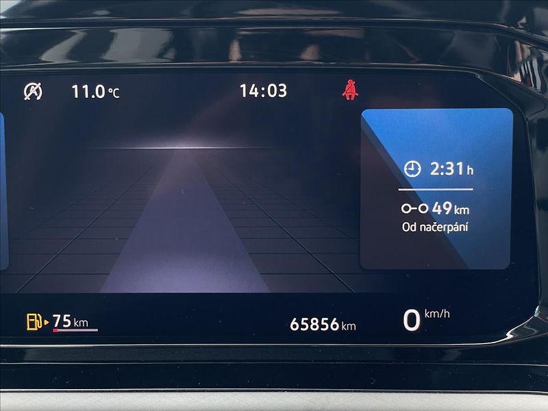 Volkswagen Golf 1,0 TSI LIFE KESSY+Kamera - fotka 10 z 23