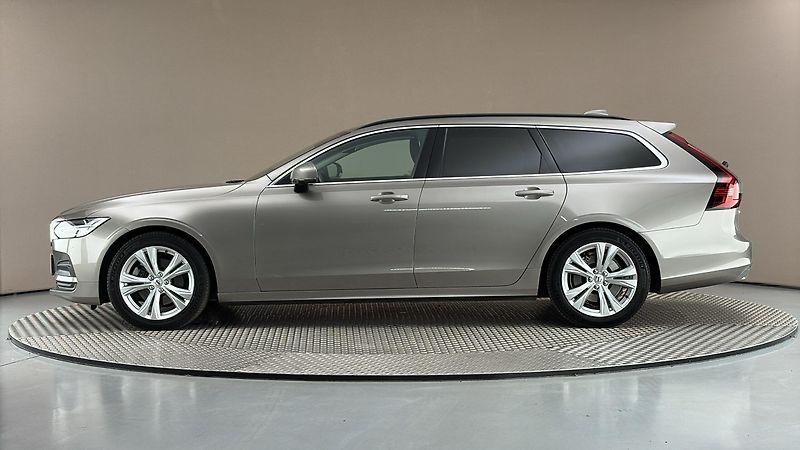 Volvo V90 2.0 B4 AUT Momentum Pro - fotka 4 z 30