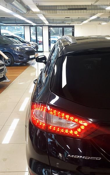 Ford Mondeo 2.0 TDCi, Titanium, AWD, AUT. - fotka 21 z 25