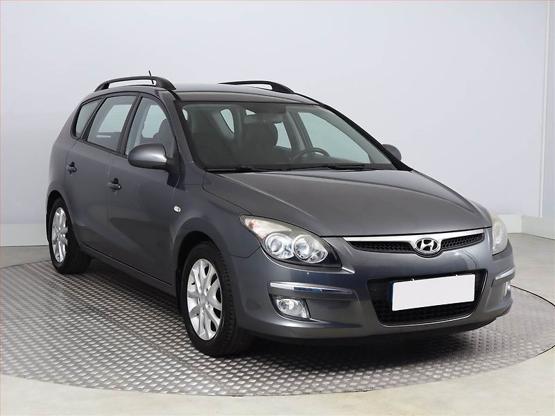 Hyundai i30 (2009) 1.6 CVVT, nová STK - fotka 1 z 15