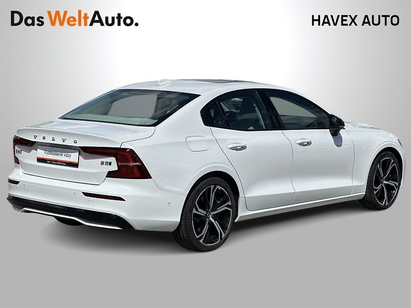 Volvo S60 (2023) B5 AWD Automat Ultimate Dark - fotka 2 z 31