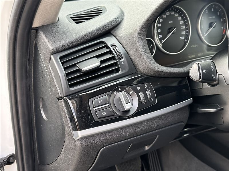 BMW X3 2,0 28i 245PS  Advantage A/T 4 - fotka 30 z 53