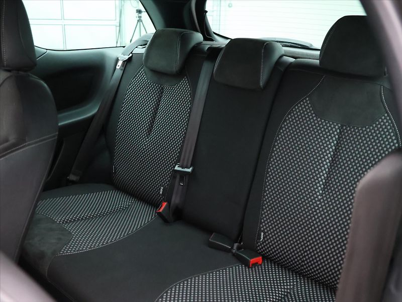 Citroën DS3 1,6 Turbo 115kW Aut.klima 1.Ma - fotka 13 z 27