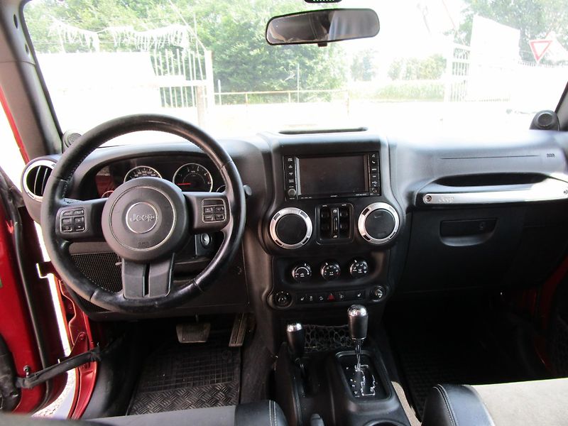Jeep Wrangler 2,8D-147KW-4x4+NOVÝ OLEJ - fotka 12 z 20