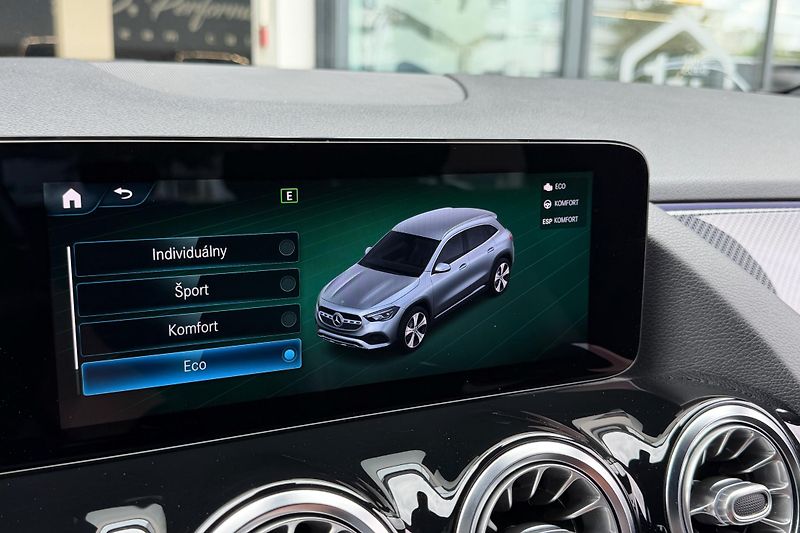 Mercedes-Benz GLA (2021) GLA 220d 4Matic AMG Line - fotka 108 z 121