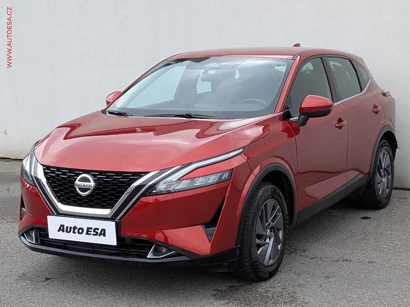 Nissan Qashqai (2023) 1.3DIG-T, 1.maj,ČR, AC, temp - fotka 3 z 17