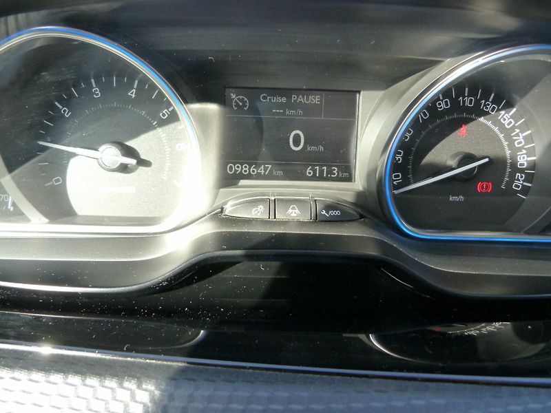Peugeot 2008 1.2 PureTech Crossway 81 kw - fotka 20 z 20