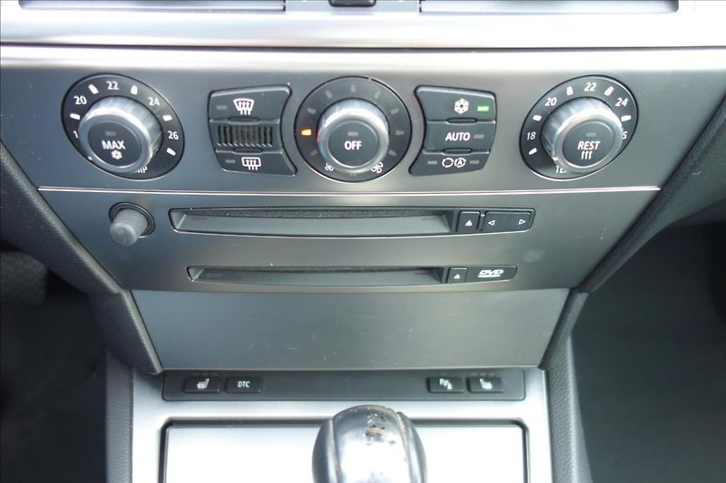 BMW Řada 6 630 Ci 190KW, PANORAMA. - fotka 22 z 33