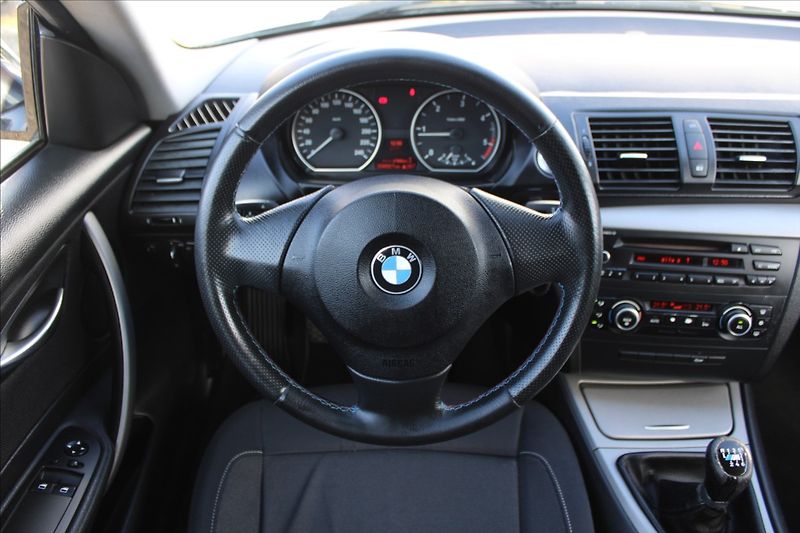 BMW Řada 1 2,0 118d  KLIMATIZACE - fotka 10 z 28