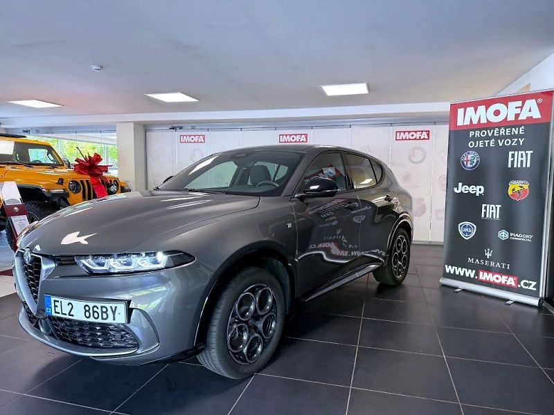 Alfa Romeo Tonale (2024) 1.3 T Plug-in Hybrid 280k Q4 4 - fotka 3 z 19