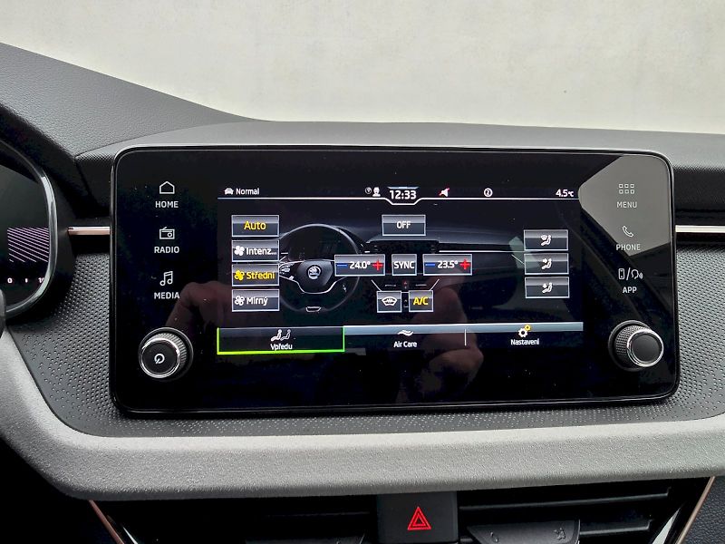 Škoda Scala (2024) 1,0TSI 85KW DSG TOP SELECTION - fotka 11 z 31