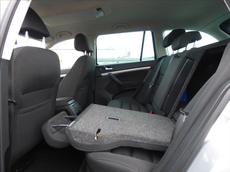 Škoda Octavia 2,0 TDI,4x4,Xenon,Elegance Edi - fotka 40 z 53