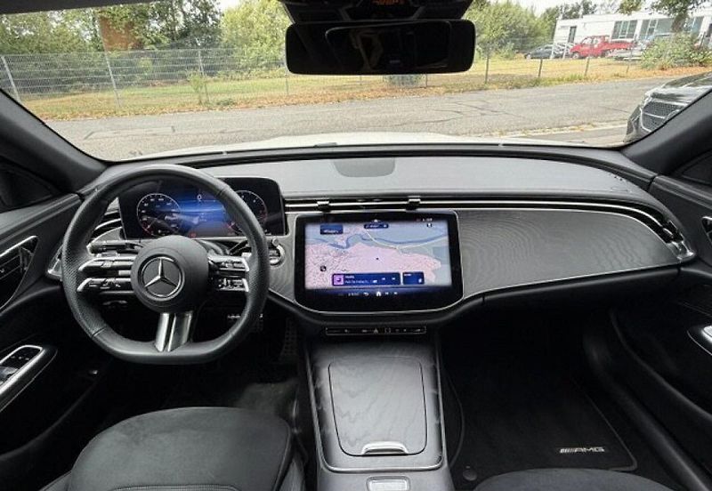 Mercedes-Benz Třídy E 220d 4M AMG Night Distronic - fotka 6 z 10