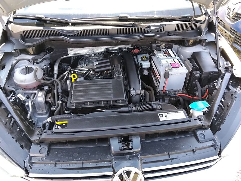 Volkswagen Golf Sportsvan (2015) - fotka 3 z 27