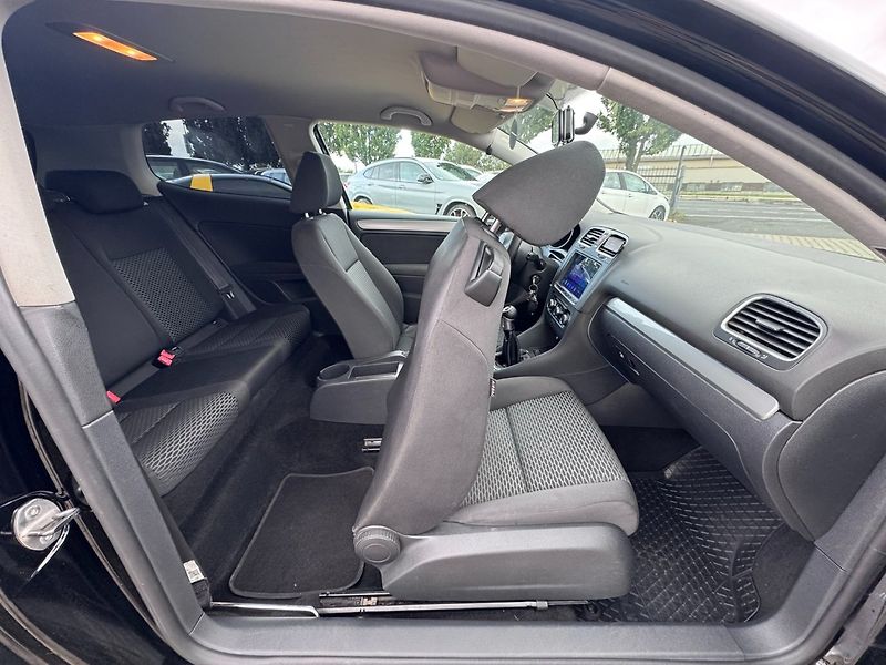 Volkswagen Golf (2009) 1,4i 59 KW BRZDY PNEU LAK - fotka 42 z 50