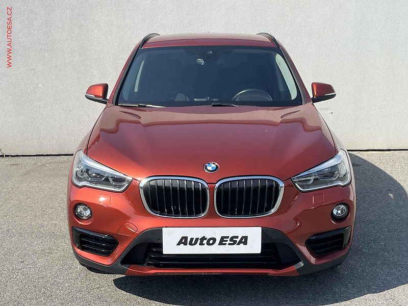 BMW X1 (2018) 2.0d sDrive18d, ČR, AT, navi - fotka 2 z 15