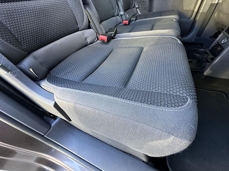 Volkswagen Touran (2015) *DSG* 1.6TDI/77kW *7.Míst *TZ  - fotka 28 z 41