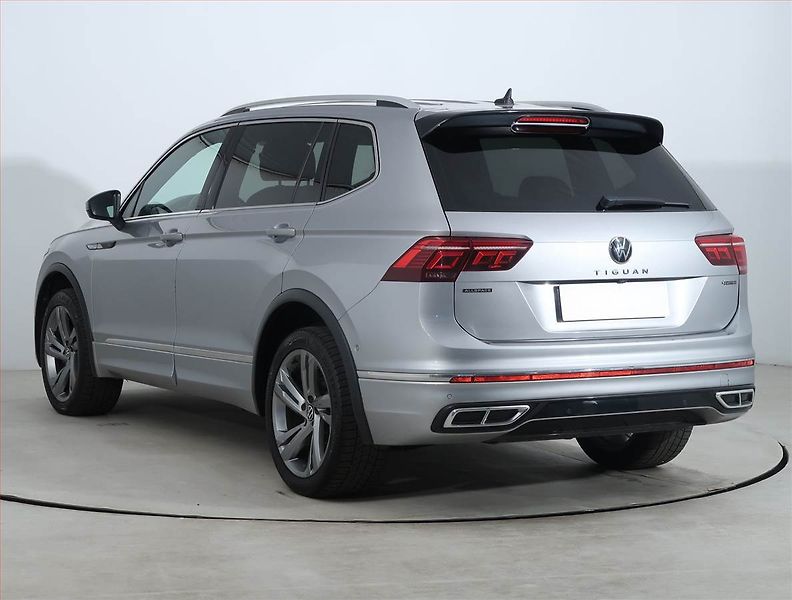 Volkswagen Tiguan Allspace (2023) R-Line 2.0 TDI - fotka 4 z 25