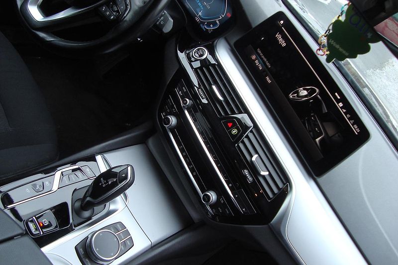 BMW Řada 5 (2021) 530e Xdrive, ČR, 1.Maj.S.Kn. - fotka 44 z 65