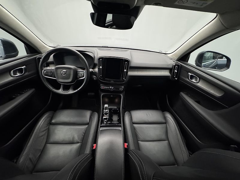 Volvo XC40 D3 INSCRIPTION AUT - fotka 2 z 43