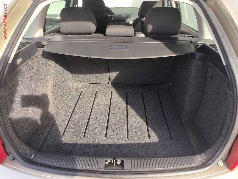 Škoda Fabia (2005) 1.2 12V, 2.maj,ČR, AC, tempo - fotka 7 z 16