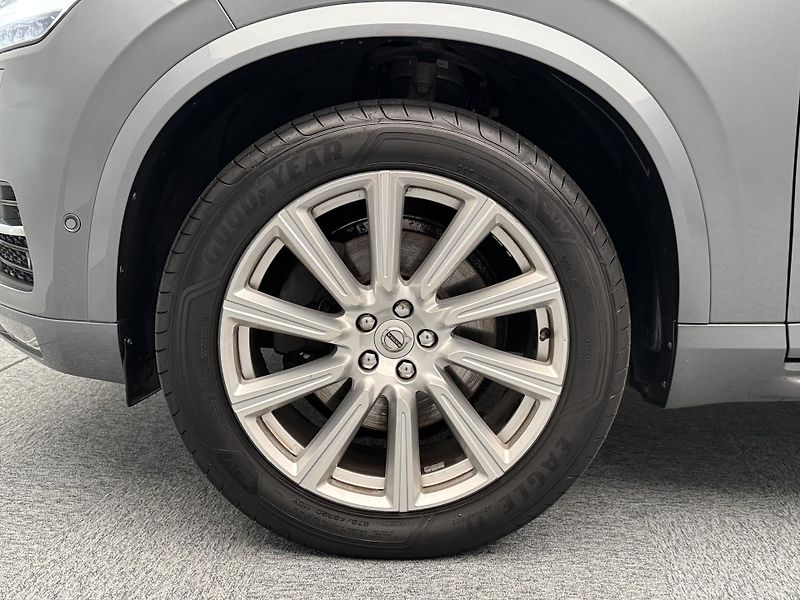 Volvo XC90 D5 AWD INSCRIPTION AUT CZ - fotka 15 z 36
