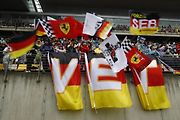 F1 2017 GP Číny - Vettelovi fanoušci na hlavní tribuně