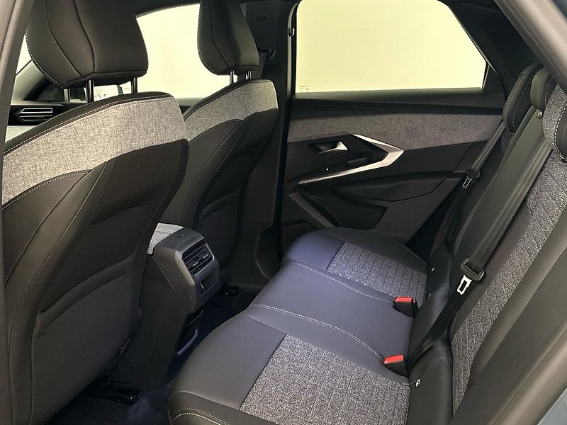 Peugeot 3008 (2025) Allure Hybrid 145 e-DCS6 - fotka 7 z 48