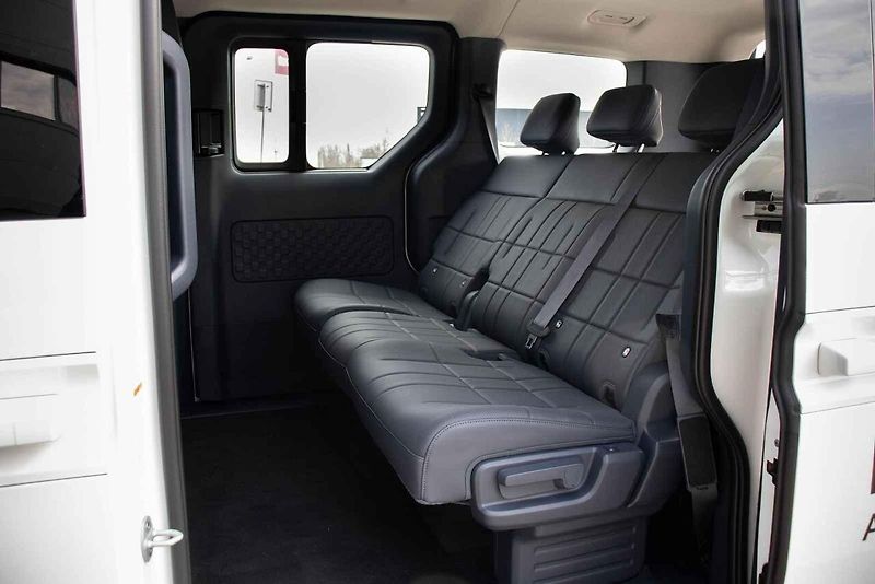 Dodávku Kia PV5 Passenger testoval pro TipCars Matěj Myška.