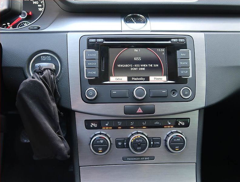 Volkswagen Passat (2013) 2.0 TDI, Navi, Tempomat - fotka 12 z 21