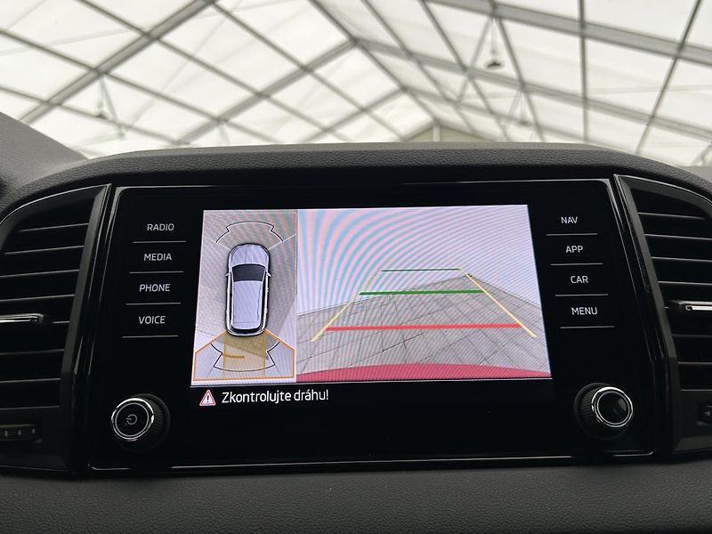 Škoda Karoq 1.5 TSI SportLine - fotka 12 z 31