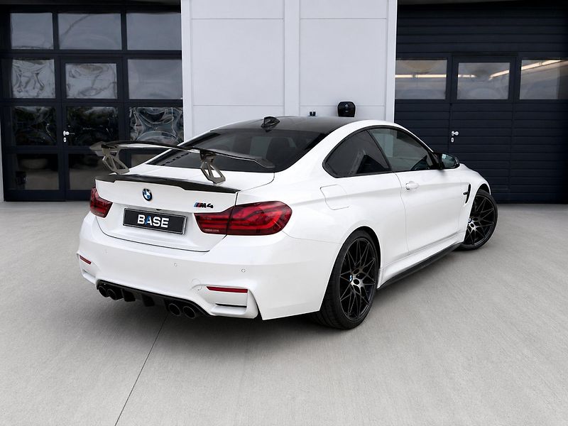 BMW M4 Competition M-Performance - fotka 4 z 25