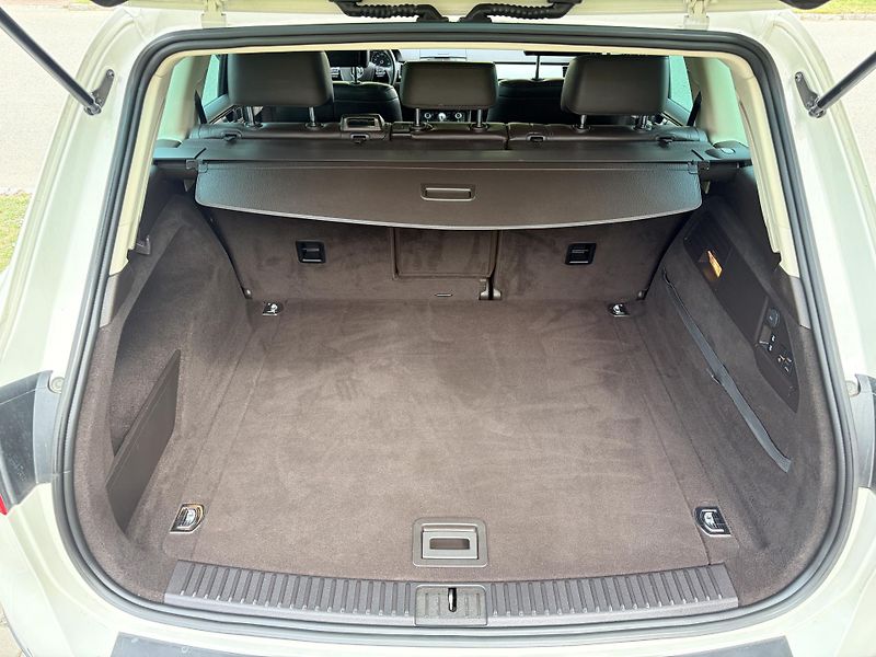 Volkswagen Touareg 3.0TDI V6 DSG 4x4 VZDUCH - fotka 34 z 56