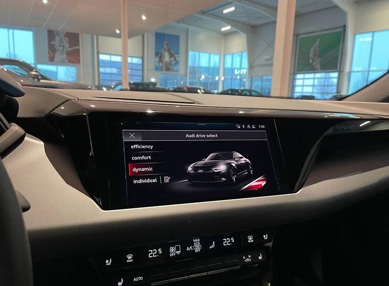 Audi e-tron GT Quattro Kamera Panorama Matrix - fotka 9 z 12