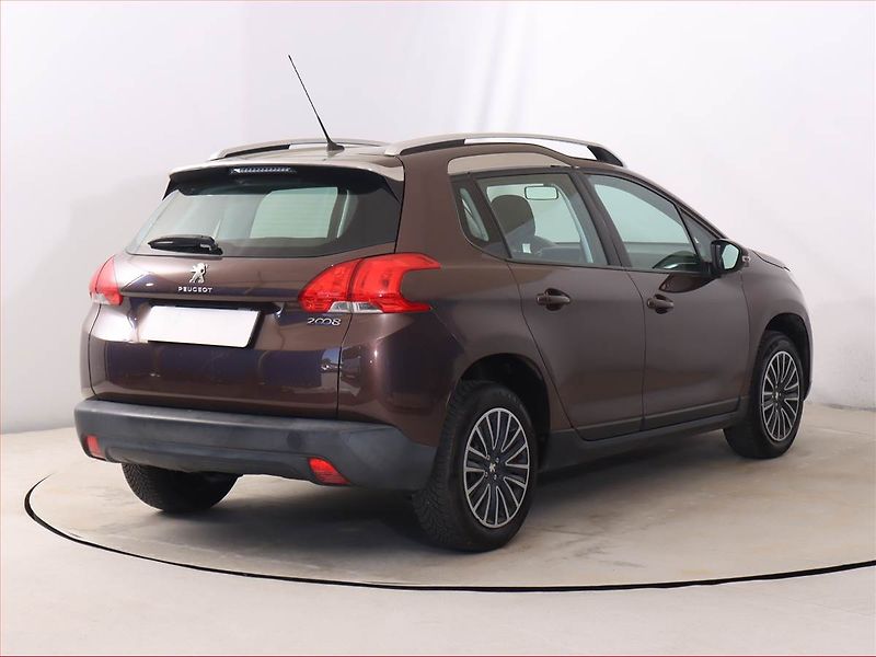 Peugeot 2008 (2013) 1.2 VTi, Serv.kniha, Navi - fotka 5 z 17