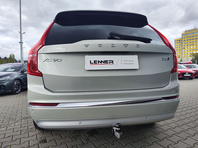 Volvo XC90 B5 2.0/173kW Inscription AT 4x - fotka 12 z 46
