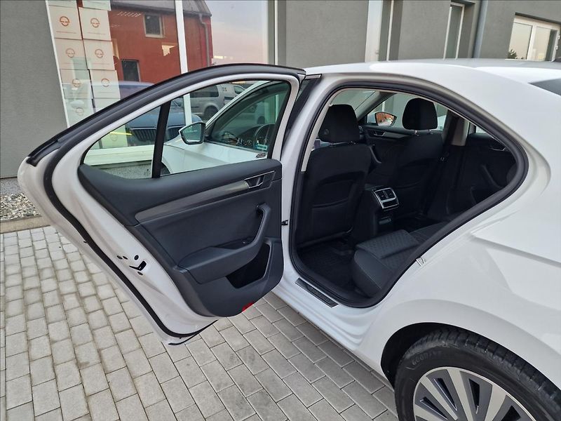 Škoda Superb 2.0TDI 110kW,původ ČR,1.Maj - fotka 18 z 50