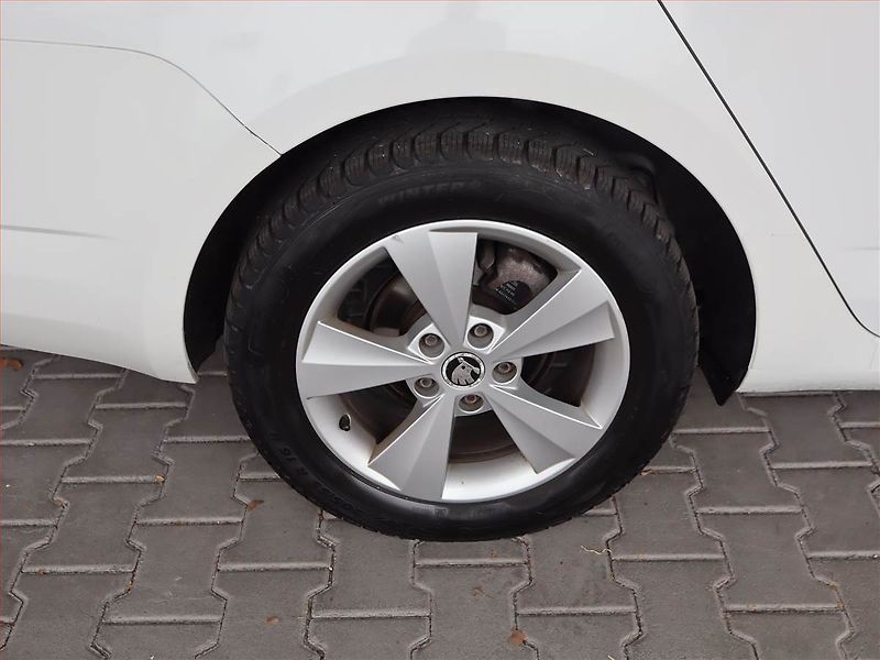 Škoda Octavia (2013) 1.6 TDI, Serv.kniha, Tempomat - fotka 14 z 18
