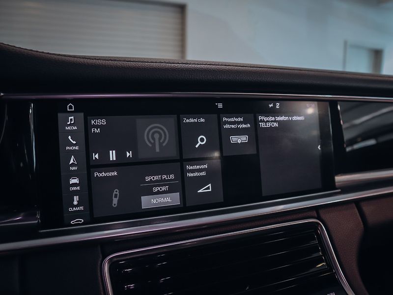Porsche Panamera 4S Diesel 310 kW - fotka 17 z 38