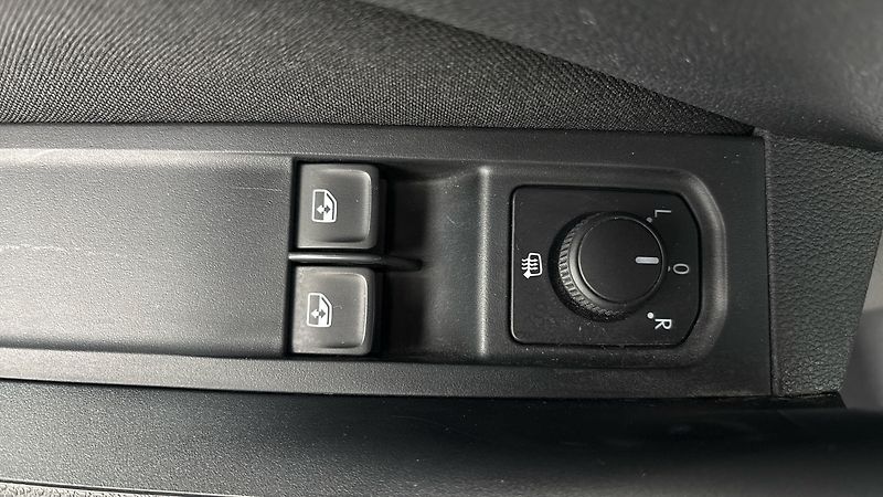 Škoda Scala 1.0 TSI Ambition - fotka 21 z 23