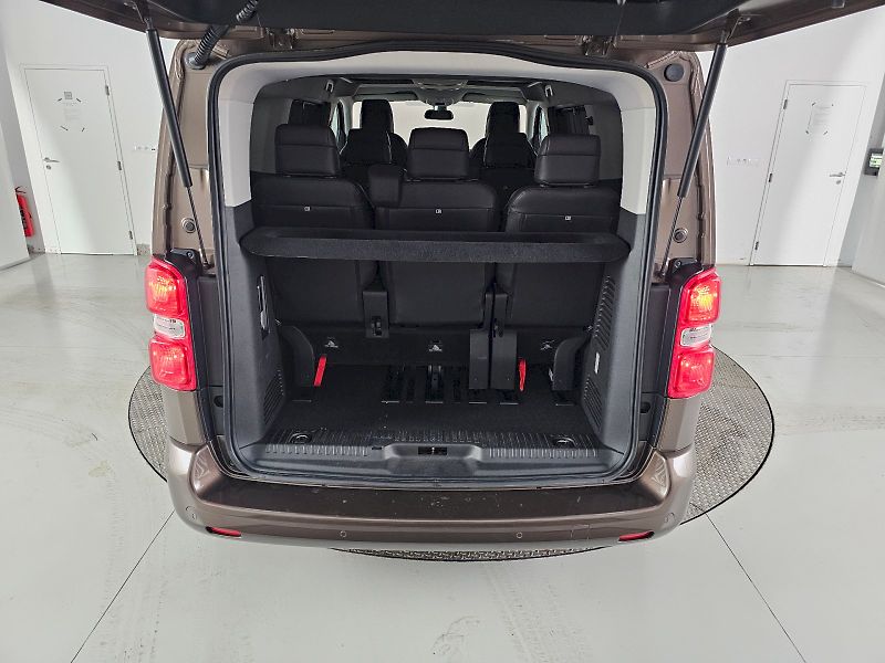 Citroën Jumpy (2017) Spacetourer 2.0 HDi 130kW AUT - fotka 27 z 27