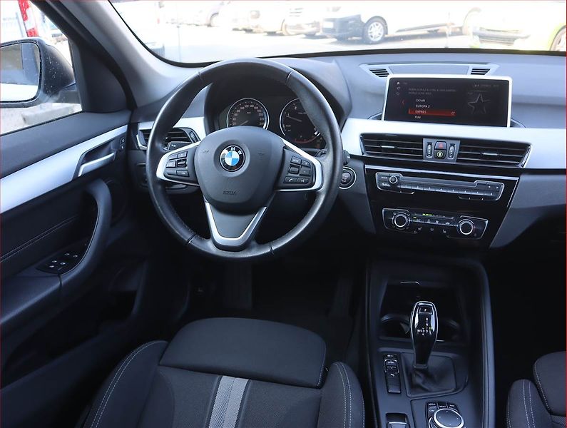 BMW X1 (2022) sDrive18d - fotka 7 z 21