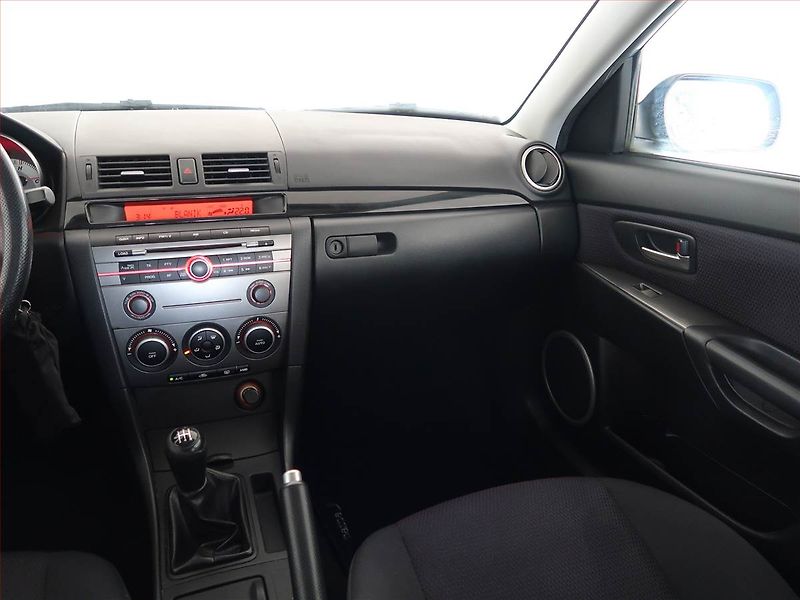 Mazda 3 (2006) 1.6 DI Turbo, nová STK - fotka 8 z 14