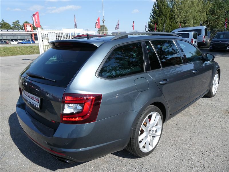 Škoda Octavia 2,0 TDi 135kW RS DSG, serviska - fotka 9 z 49