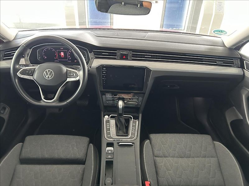 Volkswagen Passat 2,0   TDI 90kW,DSG,SERVISKA,AC - fotka 8 z 33