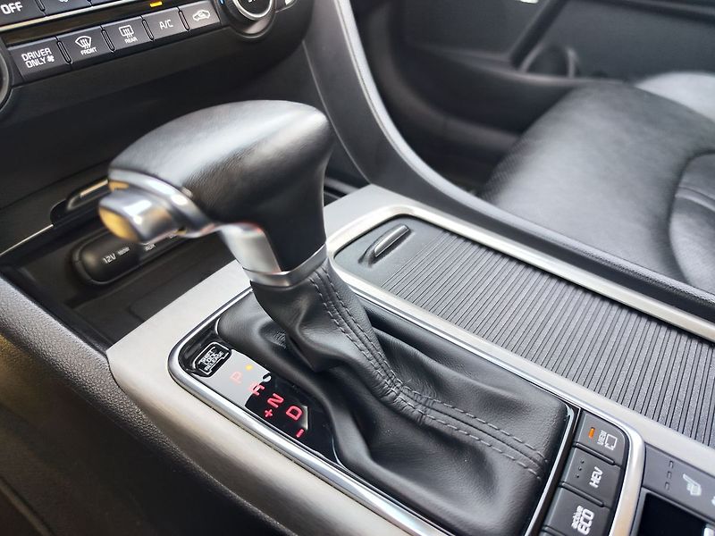 Kia Optima 2.0 GDI/151kW Premium PHEV DCT - fotka 28 z 43
