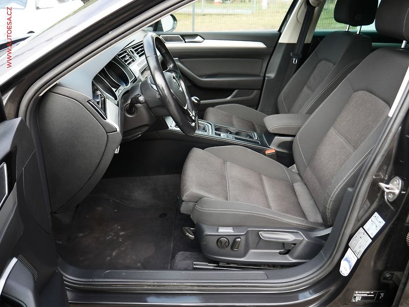 Volkswagen Passat (2017) 1.4 TSi, Comfortline, navi - fotka 9 z 19